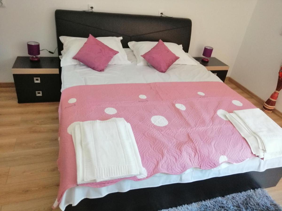 Casa Gabi'S Hotel Orşova Екстериор снимка