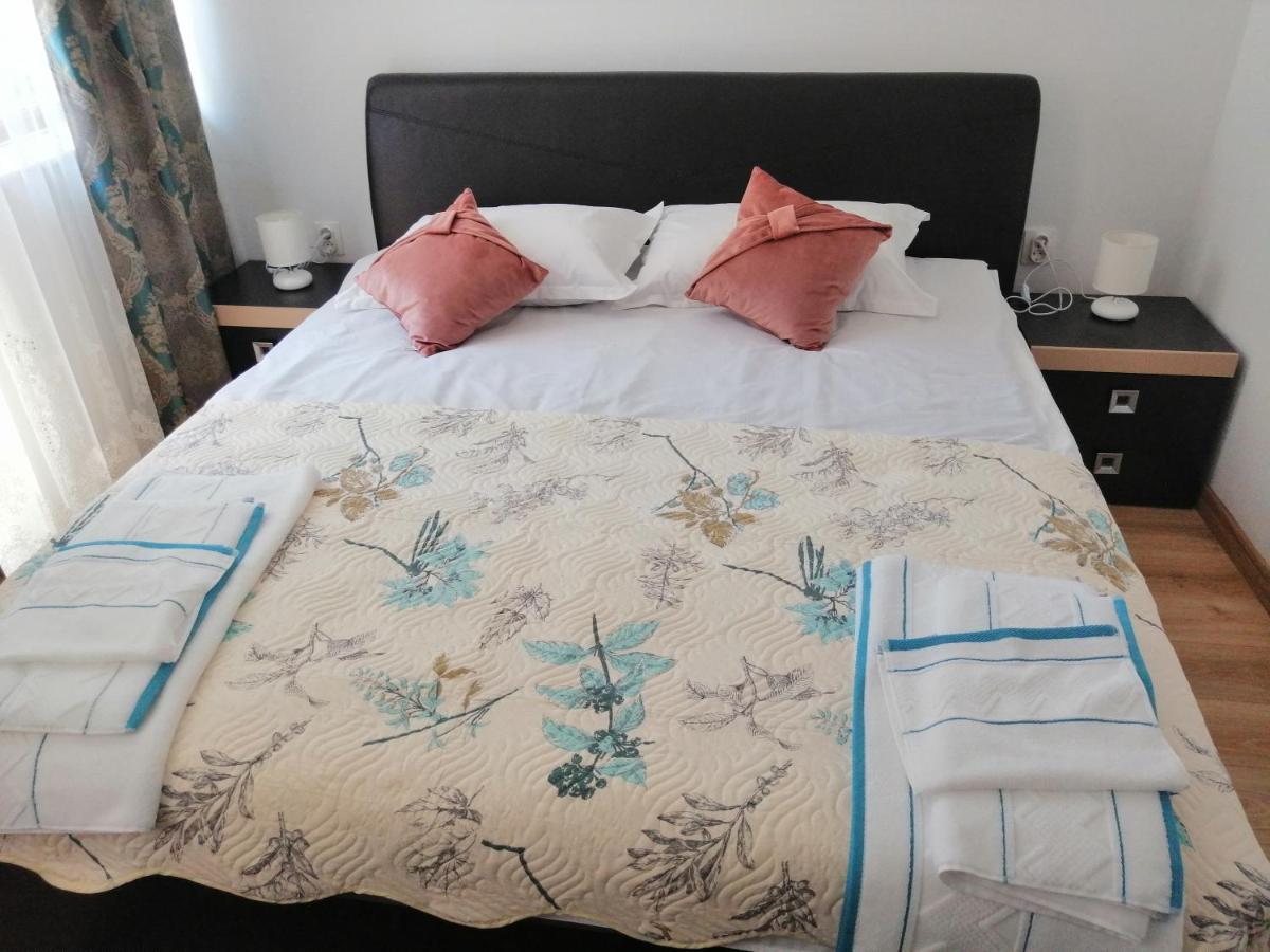Casa Gabi'S Hotel Orşova Екстериор снимка
