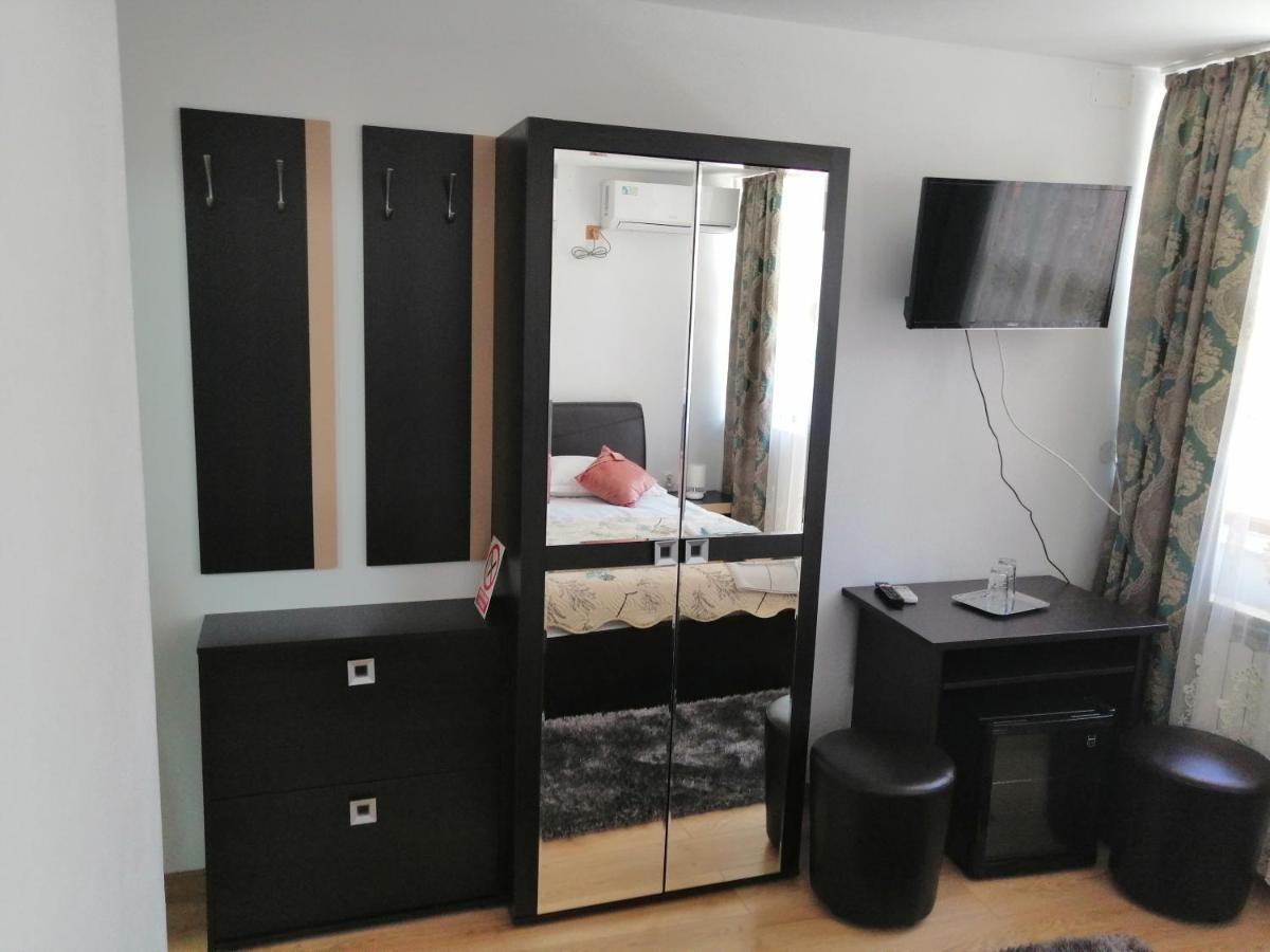 Casa Gabi'S Hotel Orşova Екстериор снимка